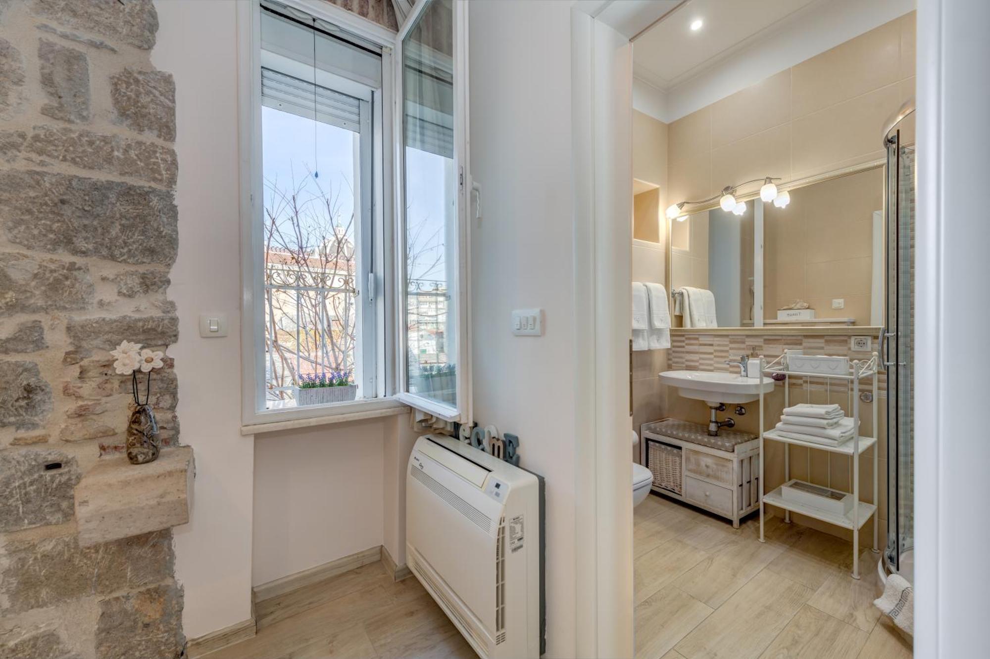 Victoria Luxury Rooms - Split Downtown ภายนอก รูปภาพ